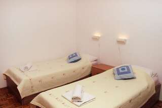 Апартаменты Apartments Antonela Свети-Стефан Апартаменты с 2 спальнями (для 4 взрослых)-3