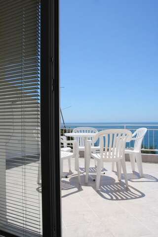 Апартаменты Apartments Antonela Свети-Стефан Апартаменты с 2 спальнями, балконом и видом на море-5