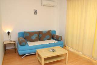 Апартаменты Apartments Antonela Свети-Стефан Апартаменты с 1 спальней, вид на сад-1