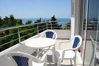 Апартаменты Apartments Antonela Свети-Стефан Апартаменты с 1 спальней и частичным видом на море-5