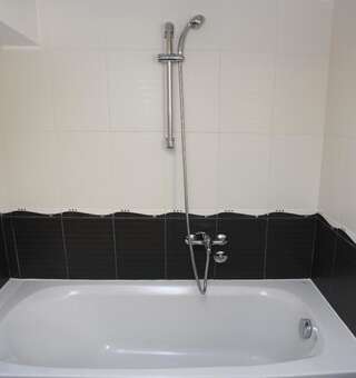 Апартаменты Apartments Antonela Свети-Стефан Апартаменты с 1 спальней и частичным видом на море-17